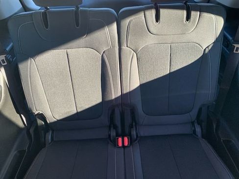 Used 2023 Jeep Grand Cherokee L Laredo image 18