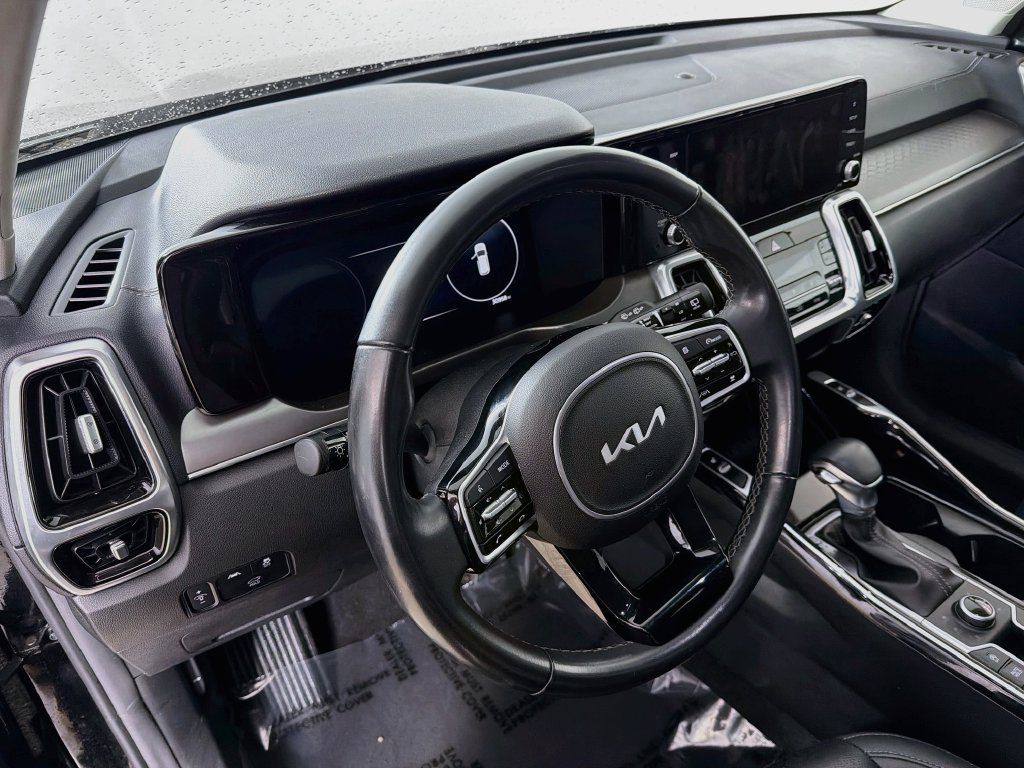 Used 2023 Kia Sorento SX AWD/4WD image 9