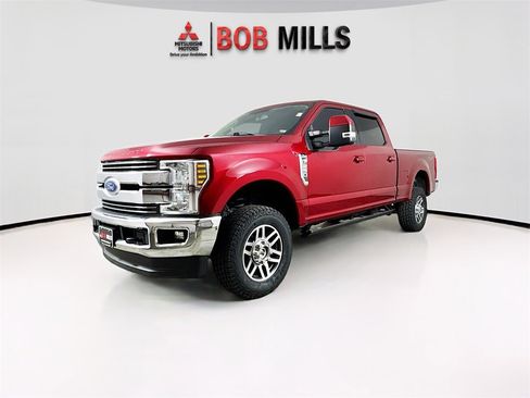 Used 2018 Ford F250 Lariat w/ Lariat Value Package image 3