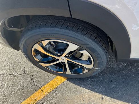 New 2026 Chevrolet Trax RS w/ Sunroof Package image 32