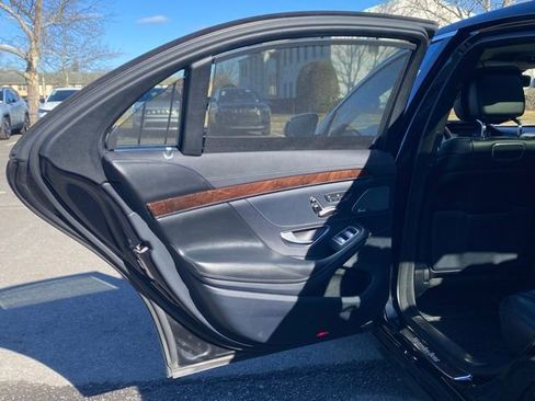 Used 2018 Mercedes-Benz S 560 4MATIC Sedan image 28