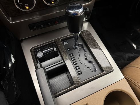 Used 2012 Jeep Liberty Limited w/ Comfort/Convenience Group image 14