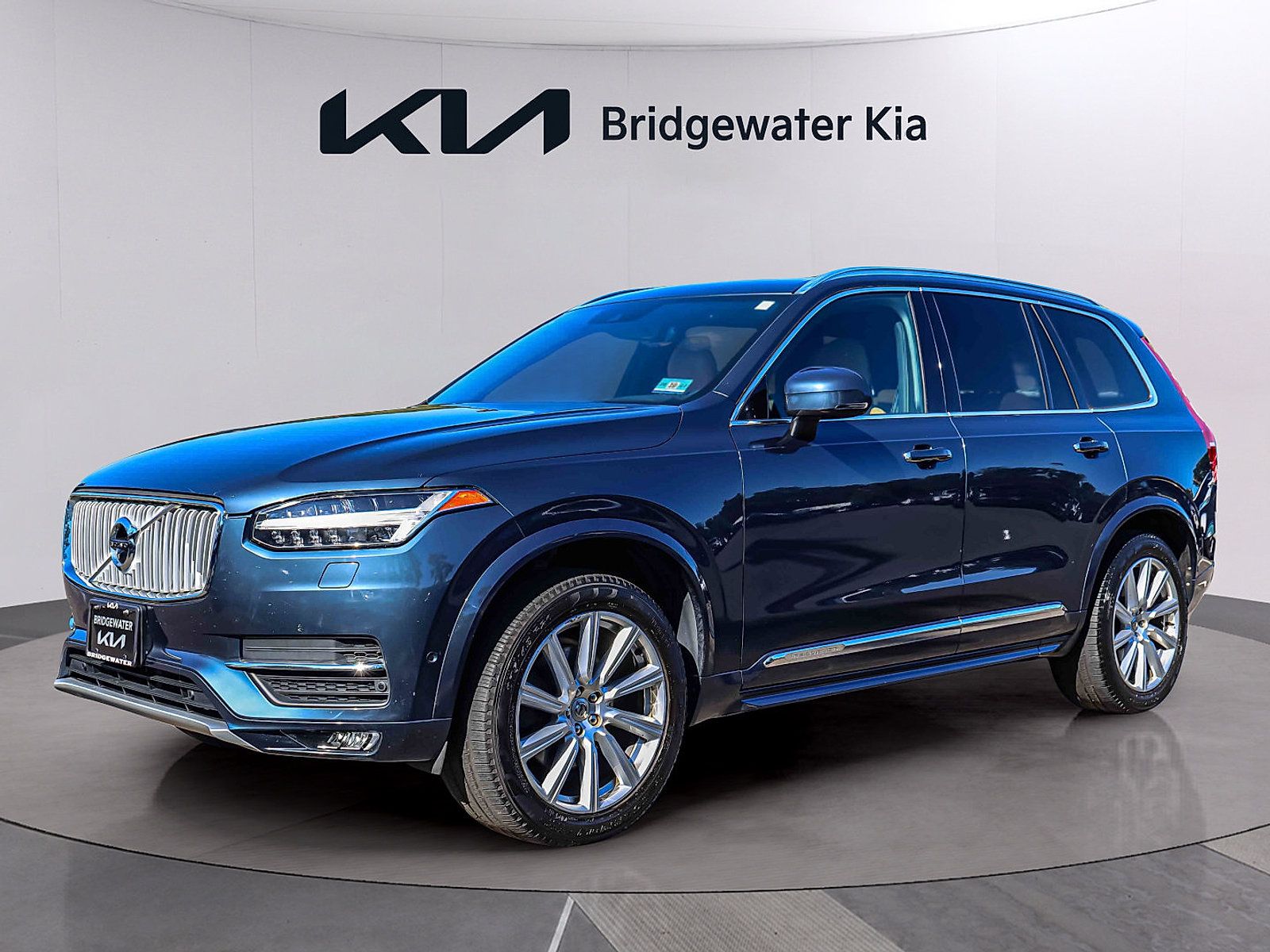 Used 2018 Volvo XC90 T6 Inscription w/ Convenience Package AWD/4WD image 3