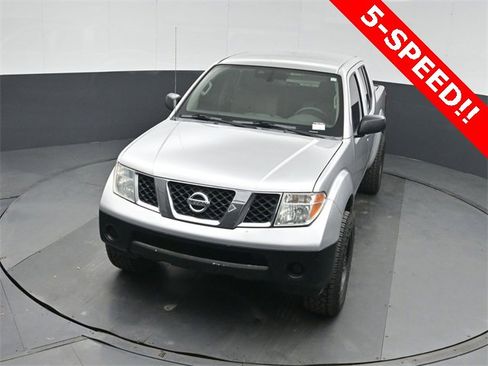 Used 2012 Nissan Frontier S image 31