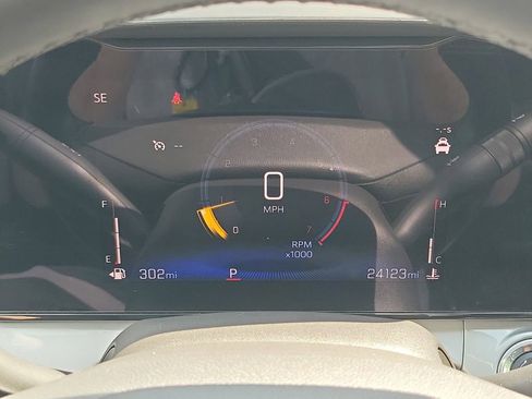 Used 2025 Chevrolet Trax LT w/ LT Convenience Package FWD image 27