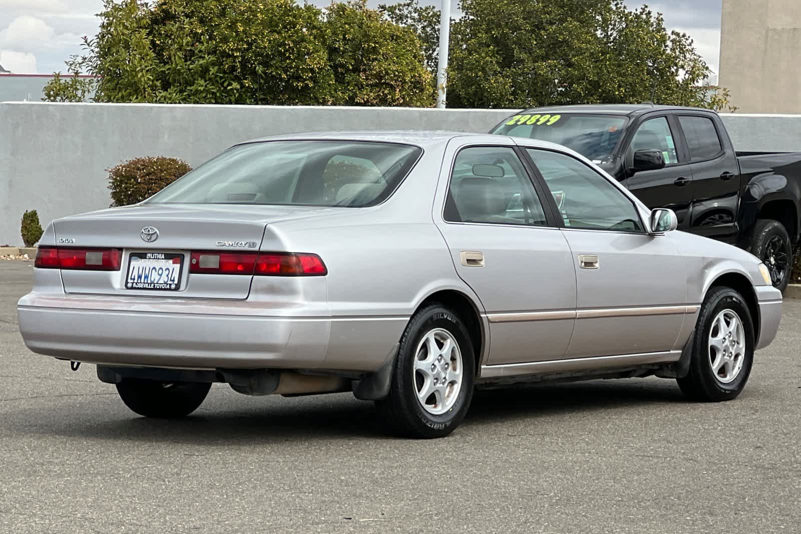 Used 1997 Toyota Camry LE w/ Leather Trim Pkg FWD image 2