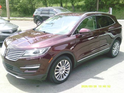 Used 2017 Lincoln MKC Reserve w/ Lincoln MKC Climate Package AWD/4WD image 1