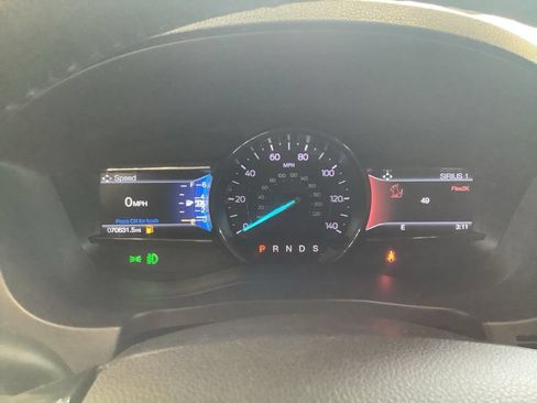 Used 2019 Ford Explorer XLT w/ Equipment Group 202A AWD/4WD image 15