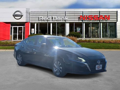 Used 2025 Nissan Altima 2.5 S FWD image 2