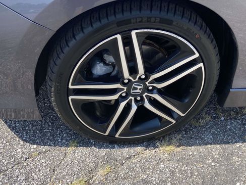 Used 2016 Honda Accord Touring image 5
