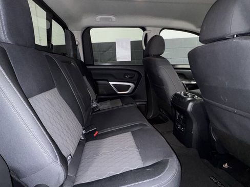Used 2024 Nissan Titan SV w/ SV Convenience Package image 8