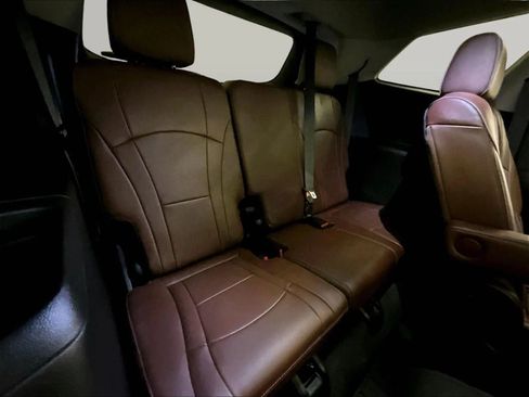 Used 2019 Buick Enclave Avenir w/ Avenir Technology Package image 27