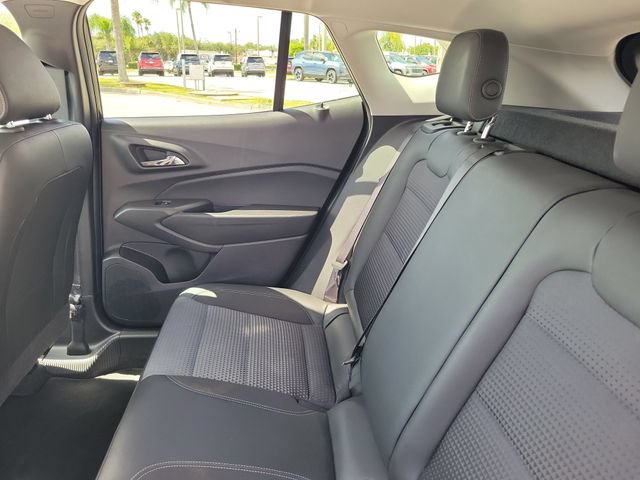 Used 2025 Chevrolet Trax LT FWD image 9