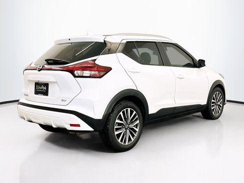Used 2021 Nissan Kicks SV image 9