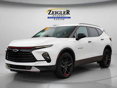 Used 2023 Chevrolet Blazer LT w/ Convenience Package AWD/4WD image 3