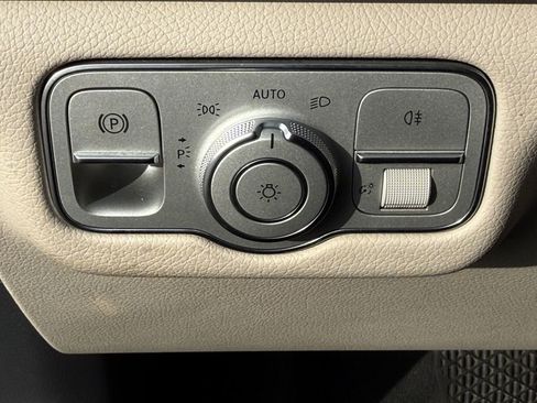 Used 2020 Mercedes-Benz GLS 450 4MATIC image 12