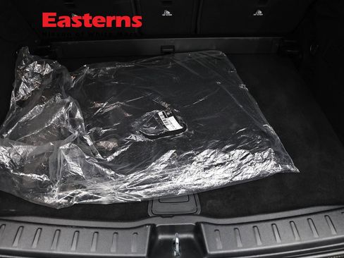 Used 2023 Mercedes-Benz GLA 250 4MATIC w/ Premium Package image 9