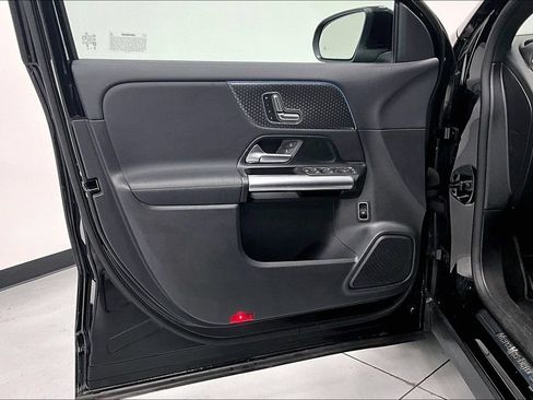 Used 2025 Mercedes-Benz GLA 250 image 17