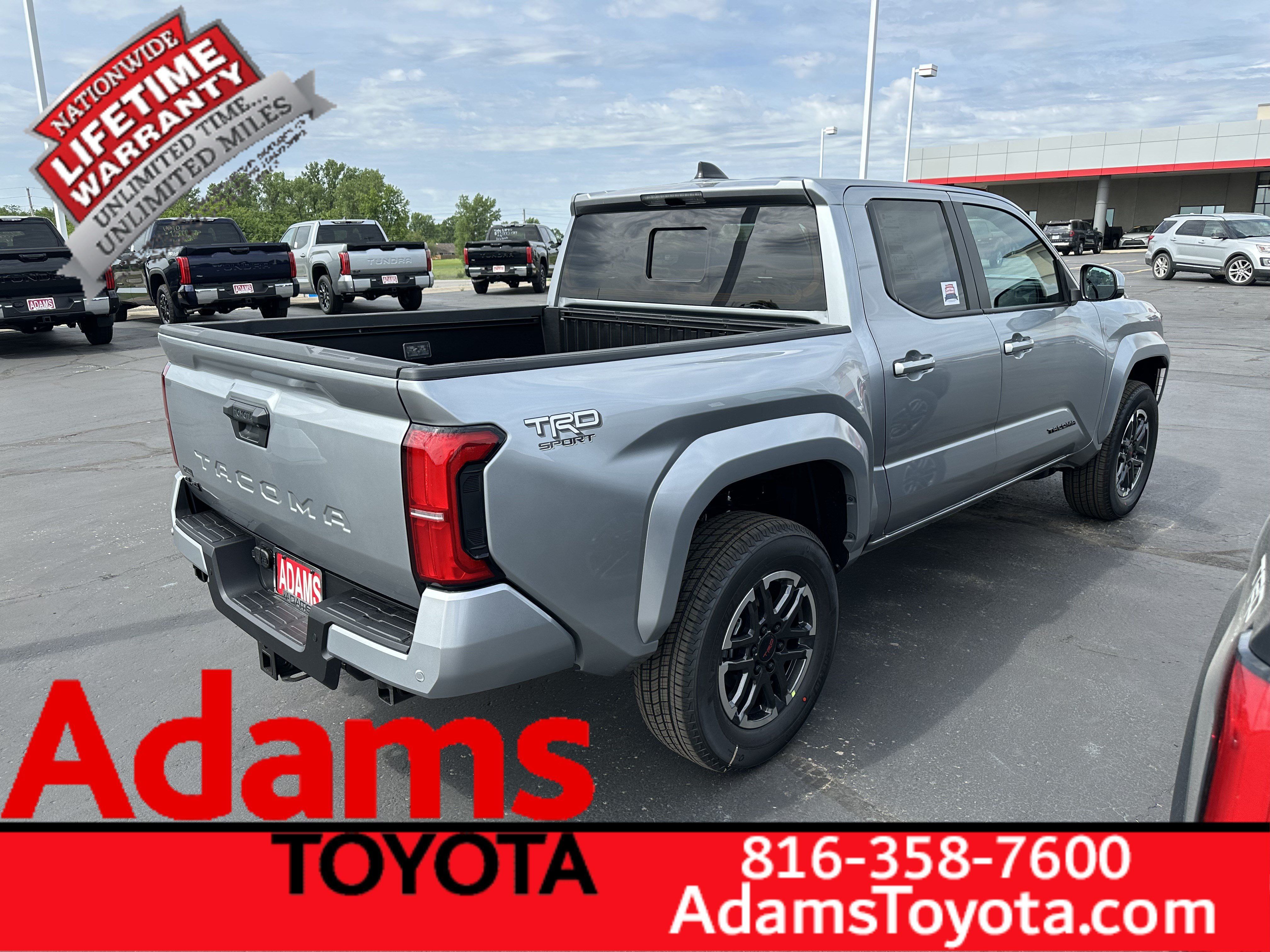 Used 2026 Toyota Tacoma TRD Sport w/ TRD Sport Upgrade Package AWD/4WD image 2