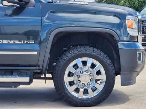 Used 2017 GMC Sierra 2500 Denali w/ Duramax Plus Package AWD/4WD image 8