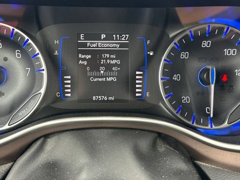 Used 2021 Chrysler Voyager Lxi FWD image 12