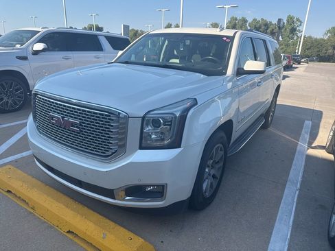 Used 2015 GMC Yukon XL Denali image 1