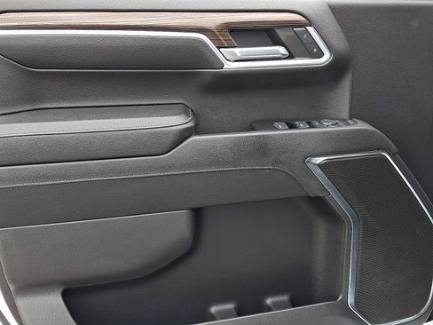 Used 2023 Chevrolet Silverado 1500 LT image 11