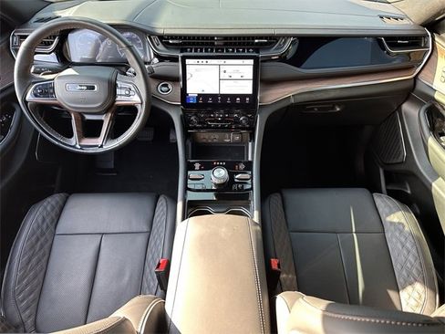 Used 2025 Jeep Grand Cherokee Summit w/ Adv Protech Group IV image 16