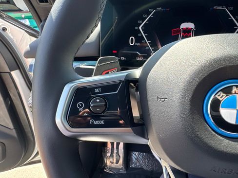 Used 2024 BMW i5 eDrive40i w/ M Sport Package image 18