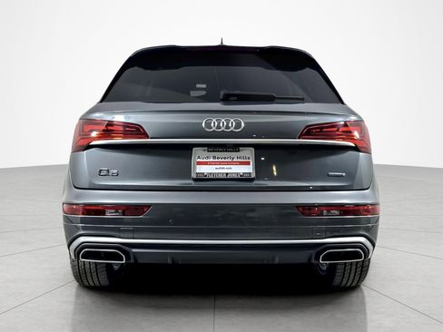 Used 2022 Audi Q5 e Premium w/ Convenience Package image 4