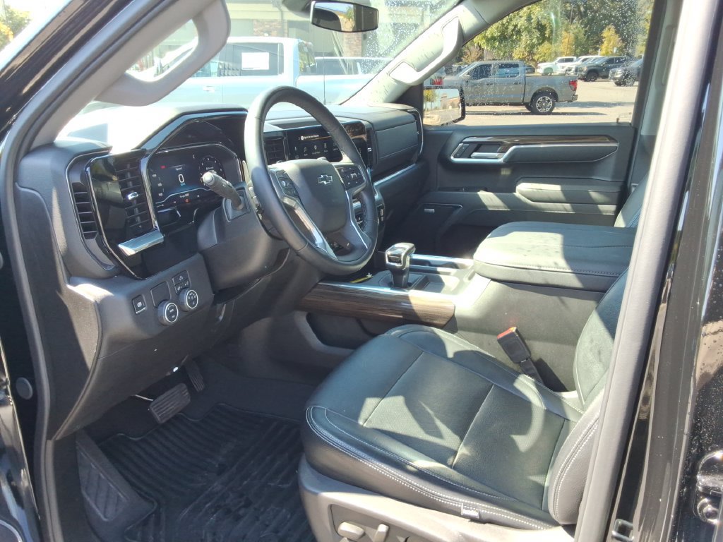 Certified 2025 Chevrolet Silverado 1500 RST w/ Redline Edition RWD image 23