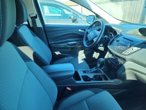 Used 2017 Ford Escape SE w/ SE Cold Weather Package image 8