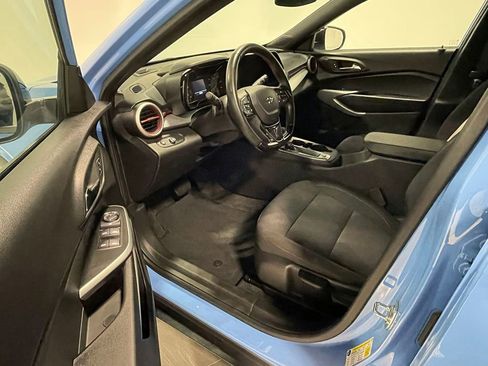 Used 2024 Chevrolet Trax RS w/ Driver Confidence Package FWD image 17