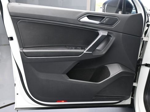 Used 2020 Volkswagen Tiguan SE R-Line image 26