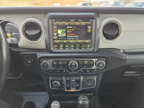 Used 2022 Jeep Wrangler Unlimited Sahara image 23