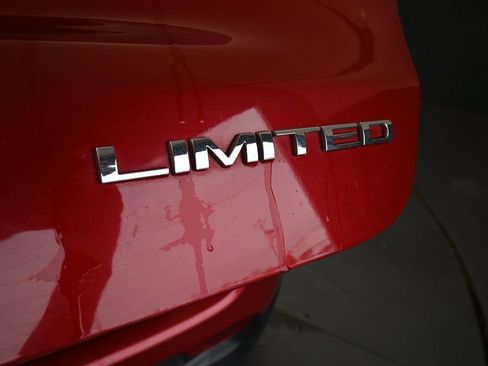 Used 2025 Jeep Compass Limited AWD/4WD image 19