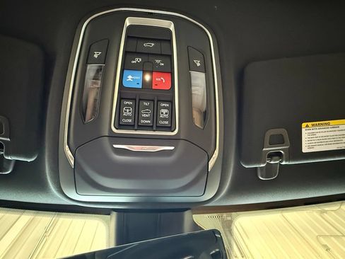 Used 2025 Jeep Grand Cherokee Limited w/ Luxury Tech Group II AWD/4WD image 55