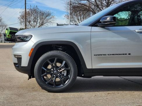 New 2025 Jeep Grand Cherokee L Limited AWD/4WD image 6