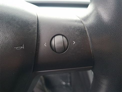 Used 2019 Tesla Model 3 Performance image 23