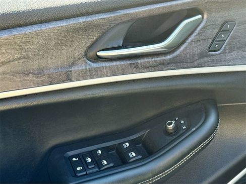 Used 2022 Jeep Grand Cherokee L Limited image 19