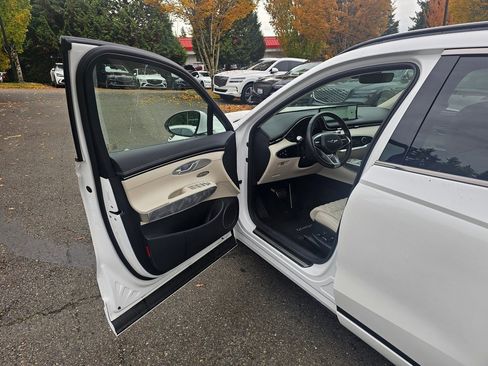 Certified 2025 Genesis GV70 3.5T Sport w/ Sport Advanced Package image 20