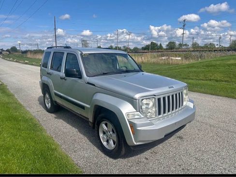Used 2010 Jeep Liberty Sport w/ Popular Equipment Group AWD/4WD image 1