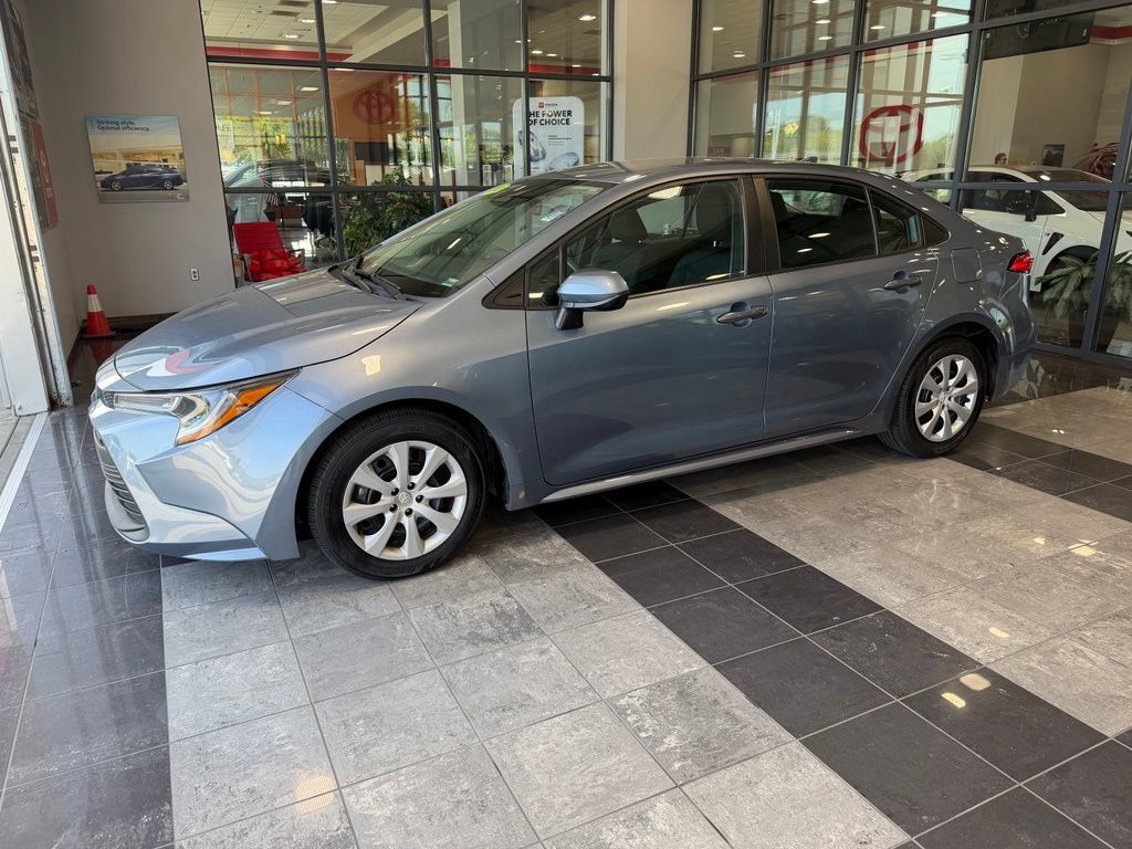 Certified 2024 Toyota Corolla LE FWD image 10