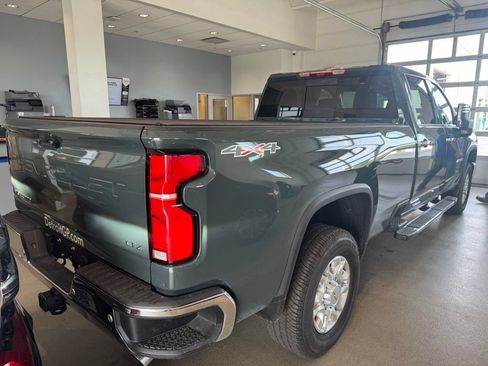 Used 2026 Chevrolet Silverado 2500 LTZ AWD/4WD image 3