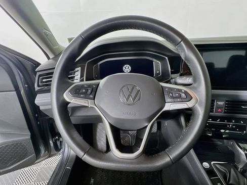 Used 2025 Volkswagen Jetta SEL FWD image 12