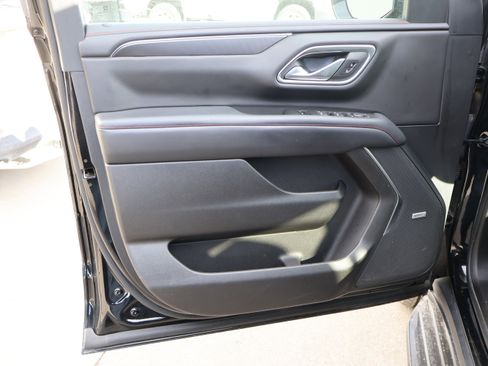 Used 2022 Chevrolet Suburban RST w/ Sport Performance Package image 24