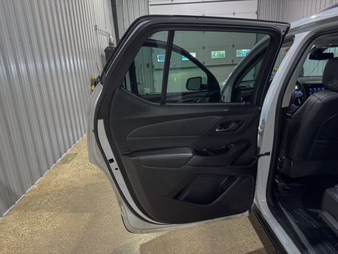 Used 2021 Chevrolet Traverse RS AWD/4WD image 22