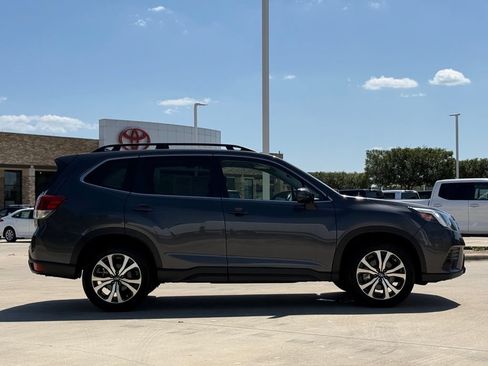 Used 2022 Subaru Forester Limited AWD/4WD image 5