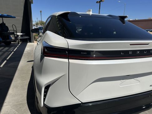 Used 2023 Lexus RZ 450e Premium image 13