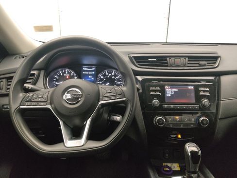 Used 2017 Nissan Rogue S AWD/4WD image 22